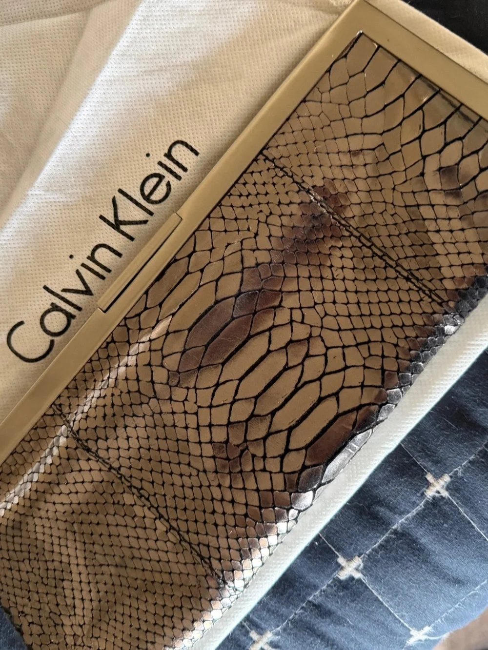 ✨ Calvin Klein Wristlet Metallic Pewter Lizard Skin Clutch Bag EUC